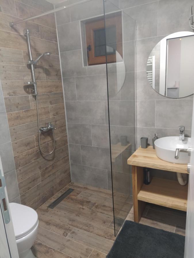Domacinstvo Kod Gere Bed & Breakfast Crni Vrh Екстериор снимка